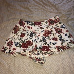 American Eagle Floral shorts